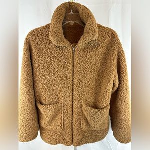Great warmth, softness and comfort in this zip up high pile fleece Sherpa jacket